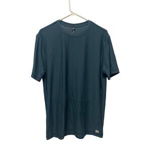 Vuori men’s Strato Tech Tee athletic T-shirt size medium